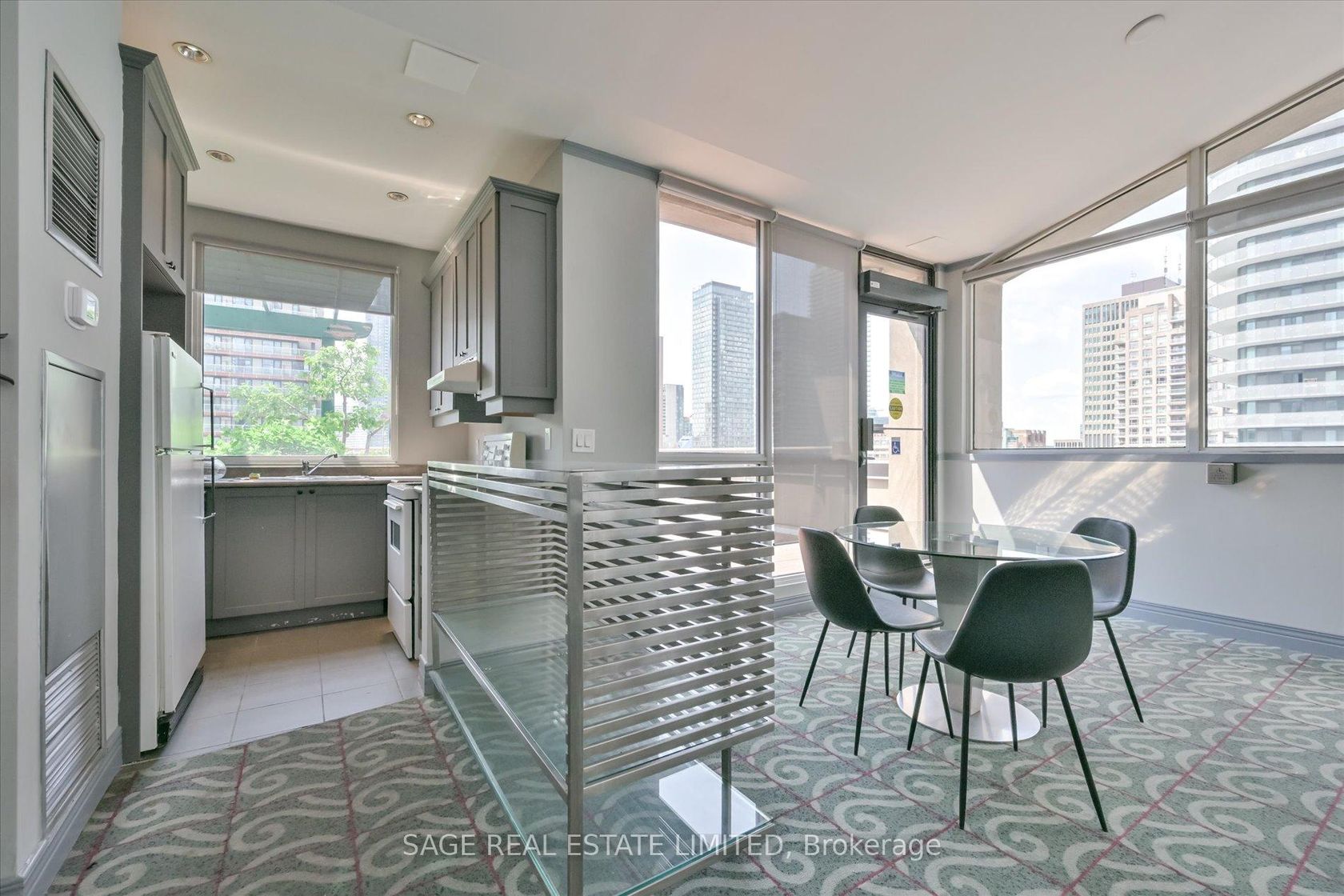 Photo 24 at 413 - 555 Yonge Street, Yonge Corridor, Toronto Photo 24 at 413 - 555 Yonge Street, Yonge Corridor, Toronto