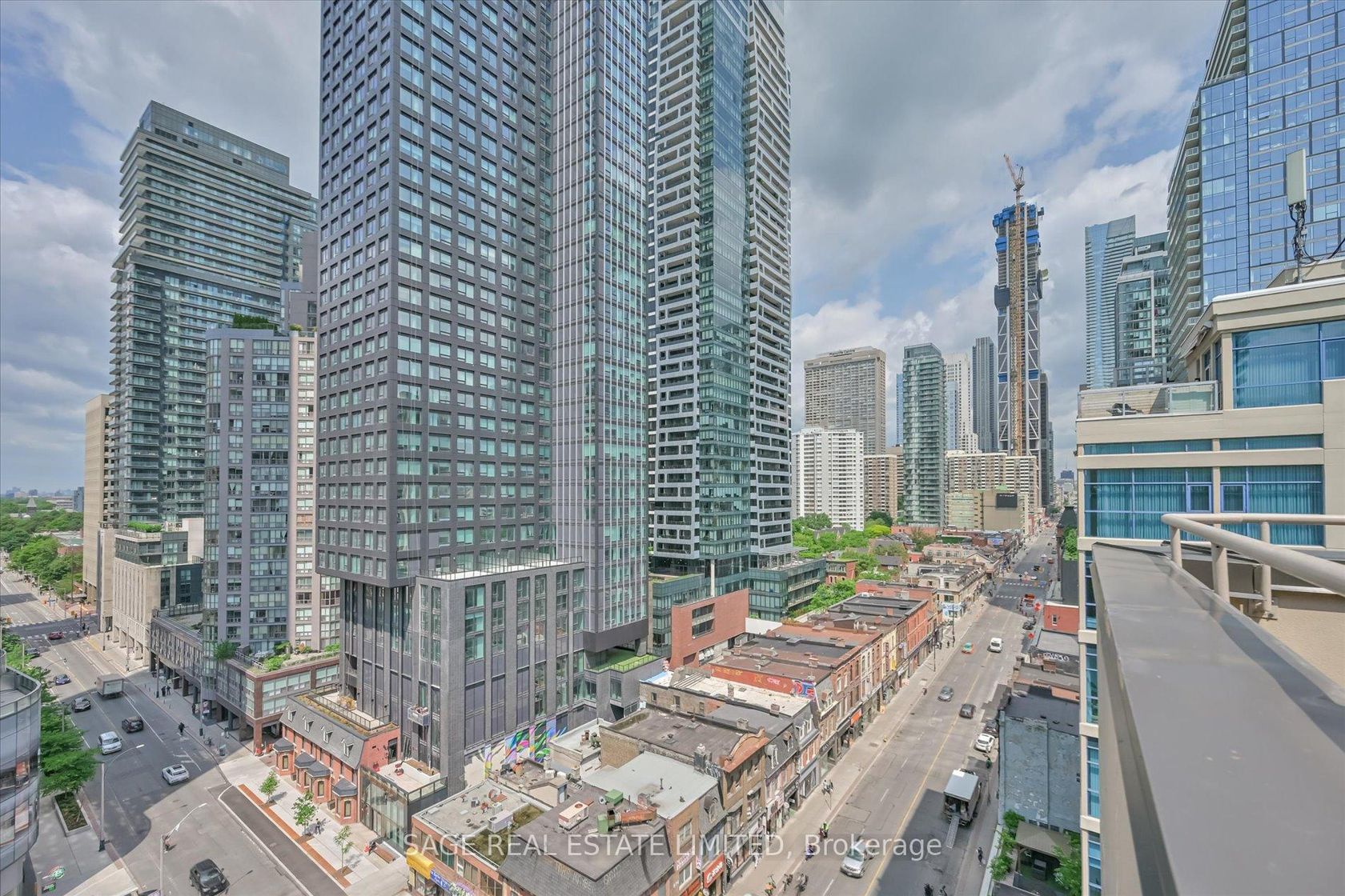 Photo 26 at 413 - 555 Yonge Street, Yonge Corridor, Toronto Photo 26 at 413 - 555 Yonge Street, Yonge Corridor, Toronto