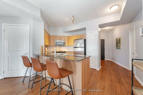 Photo 6 at 304 - 15 WINDERMERE Avenue, Swansea, Toronto Photo 6 at 304 - 15 WINDERMERE Avenue, Swansea, Toronto