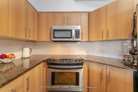 Photo 9 at 304 - 15 WINDERMERE Avenue, Swansea, Toronto Photo 9 at 304 - 15 WINDERMERE Avenue, Swansea, Toronto