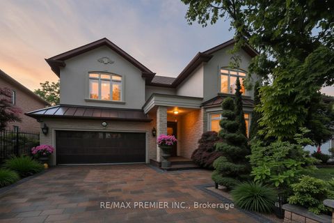 Photo 2 at 111 Arista Gate, Islington Woods, Vaughan