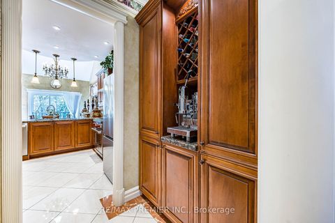 Photo 11 at 111 Arista Gate, Islington Woods, Vaughan