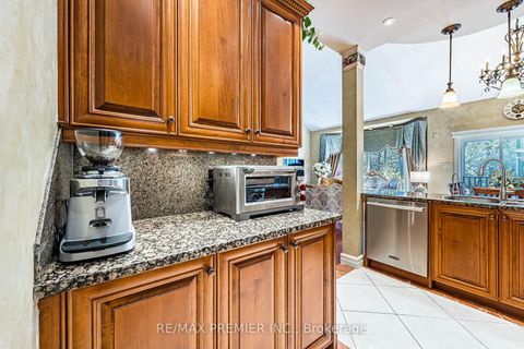 Photo 12 at 111 Arista Gate, Islington Woods, Vaughan