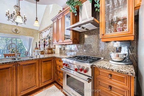 Photo 13 at 111 Arista Gate, Islington Woods, Vaughan