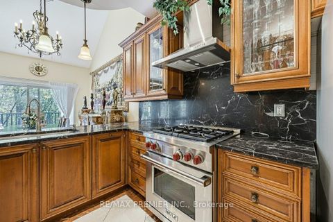 Photo 14 at 111 Arista Gate, Islington Woods, Vaughan