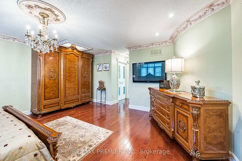 Photo 25 at 111 Arista Gate, Islington Woods, Vaughan