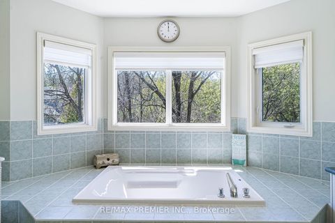 Photo 27 at 111 Arista Gate, Islington Woods, Vaughan