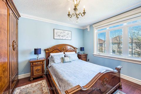 Photo 28 at 111 Arista Gate, Islington Woods, Vaughan