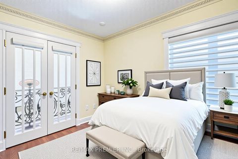 Photo 30 at 111 Arista Gate, Islington Woods, Vaughan