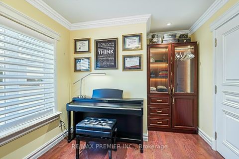 Photo 32 at 111 Arista Gate, Islington Woods, Vaughan