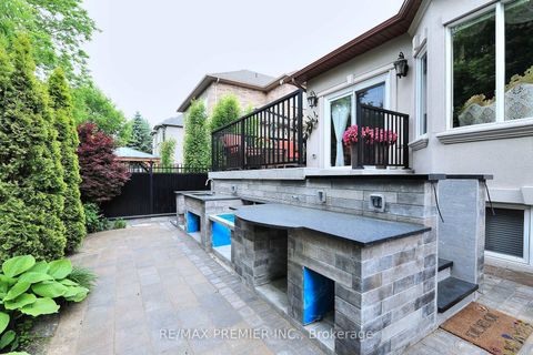 Photo 36 at 111 Arista Gate, Islington Woods, Vaughan