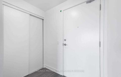 Photo 2 at 416 - 681 Yonge Street, Painswick South, Barrie