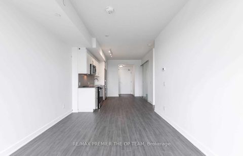Photo 4 at 416 - 681 Yonge Street, Painswick South, Barrie
