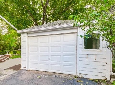 Photo 34 at 47 Breadner Drive, Richview, Toronto