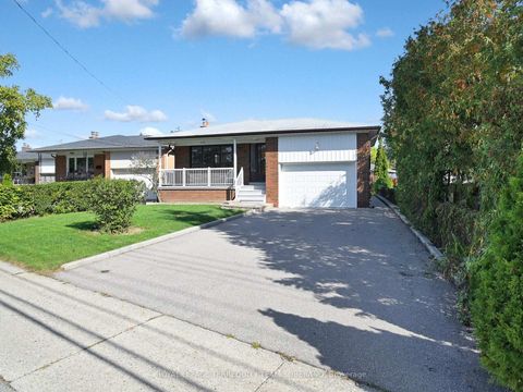 Photo 2 at 63 Melbert Road, West Deane, Toronto