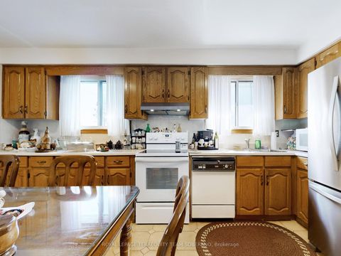 Photo 12 at 63 Melbert Road, West Deane, Toronto