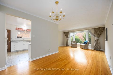 Photo 11 at 265 Woodsworth Road, Windfields, Toronto