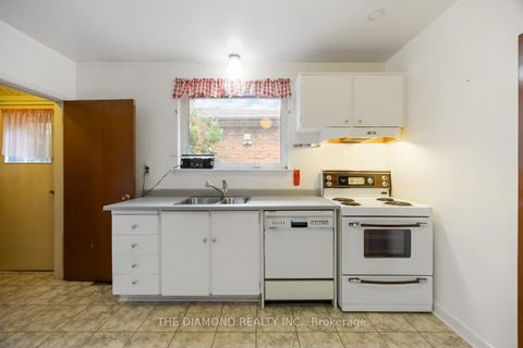 Photo 15 at 265 Woodsworth Road, Windfields, Toronto