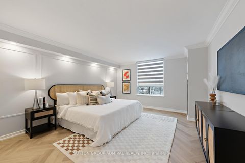 Photo 26 at 304 - 7 Townsgate Drive, Yorkhill, Vaughan