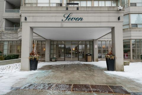 Photo 42 at 304 - 7 Townsgate Drive, Yorkhill, Vaughan