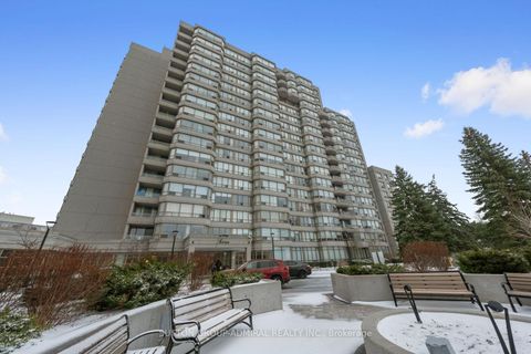 Photo 43 at 304 - 7 Townsgate Drive, Yorkhill, Vaughan