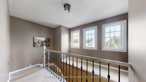 Photo 12 at 929 Glenbourne Court, Pinecrest, Oshawa