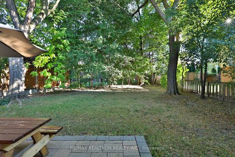 Photo 20 at 21 Meadowglade Crescent, Henry Farm, Toronto
