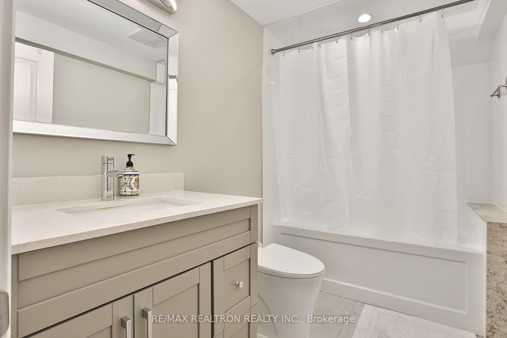 Photo 35 at 21 Meadowglade Crescent, Henry Farm, Toronto Photo 35 at 21 Meadowglade Crescent, Henry Farm, Toronto