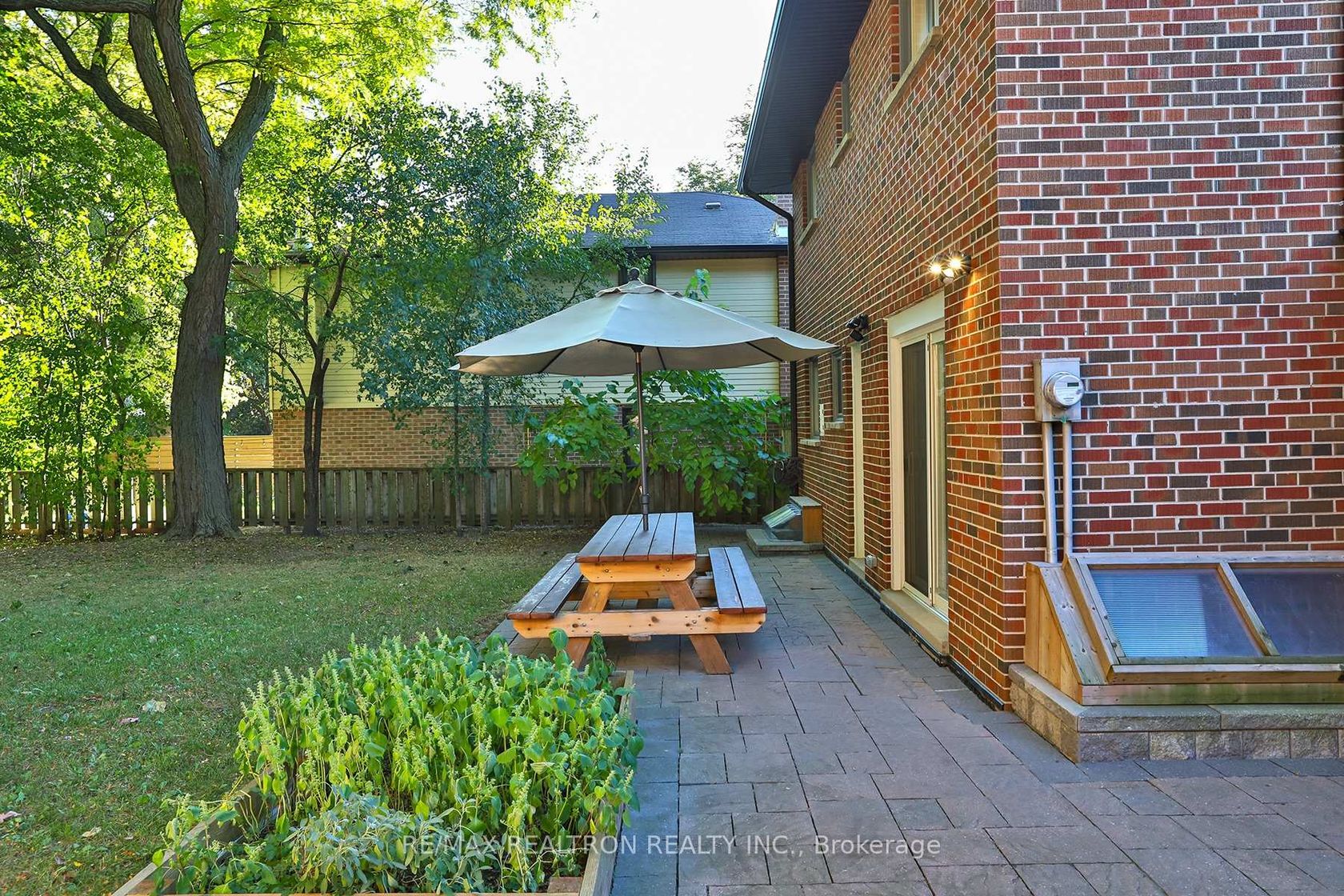 Photo 37 at 21 Meadowglade Crescent, Henry Farm, Toronto Photo 37 at 21 Meadowglade Crescent, Henry Farm, Toronto