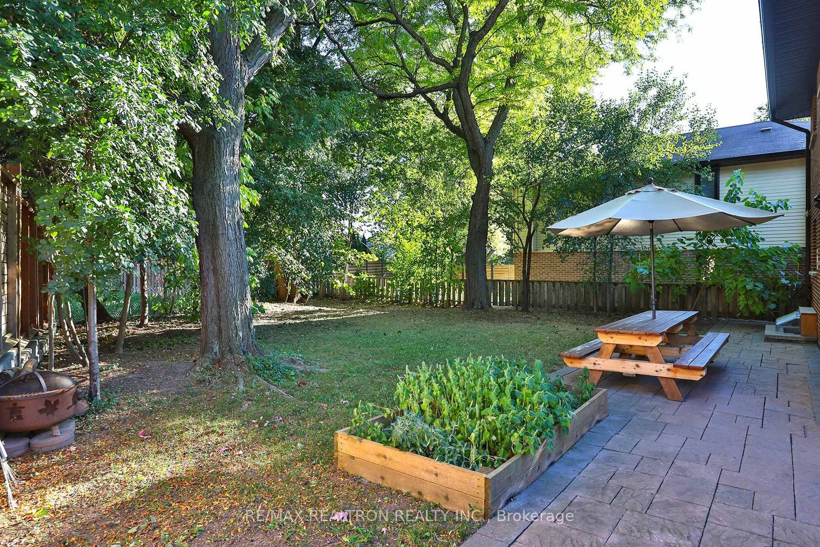 Photo 38 at 21 Meadowglade Crescent, Henry Farm, Toronto Photo 38 at 21 Meadowglade Crescent, Henry Farm, Toronto