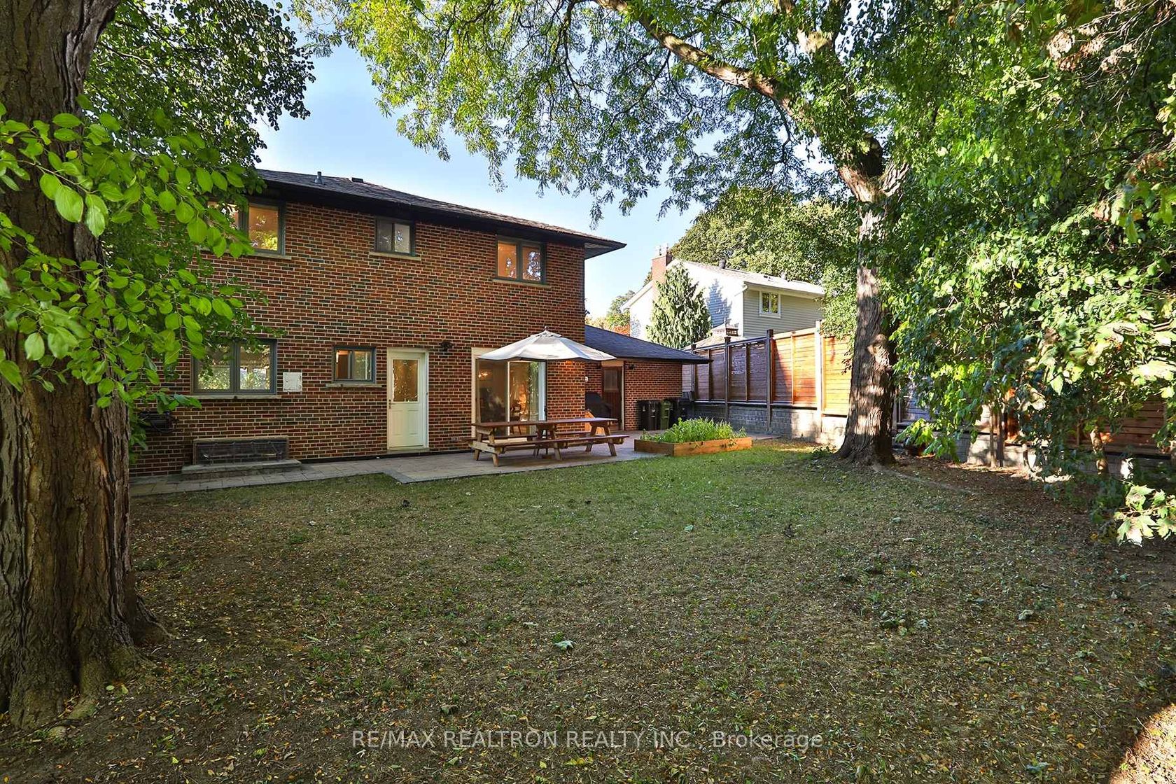 Photo 40 at 21 Meadowglade Crescent, Henry Farm, Toronto Photo 40 at 21 Meadowglade Crescent, Henry Farm, Toronto