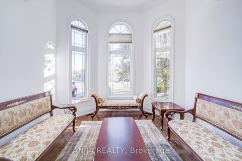 Photo 9 at 212 19th Avenue, Jefferson, Richmond Hill