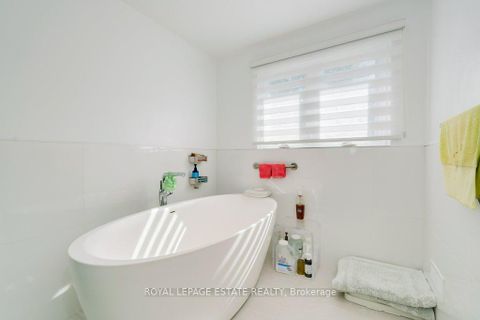 Photo 24 at 23 Lisburn Crescent, Don Valley Village, Toronto