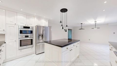 Photo 13 at 61 Glenayr Road, Bayview Hill, Richmond Hill