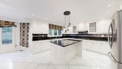 Photo 14 at 61 Glenayr Road, Bayview Hill, Richmond Hill