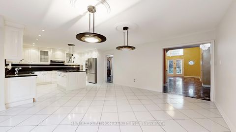 Photo 17 at 61 Glenayr Road, Bayview Hill, Richmond Hill