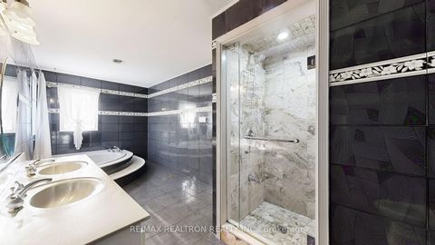 Photo 23 at 61 Glenayr Road, Bayview Hill, Richmond Hill