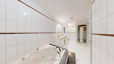 Photo 30 at 61 Glenayr Road, Bayview Hill, Richmond Hill