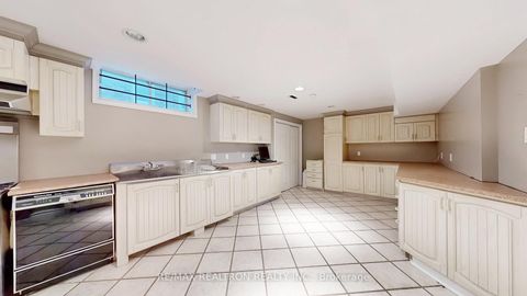 Photo 33 at 61 Glenayr Road, Bayview Hill, Richmond Hill