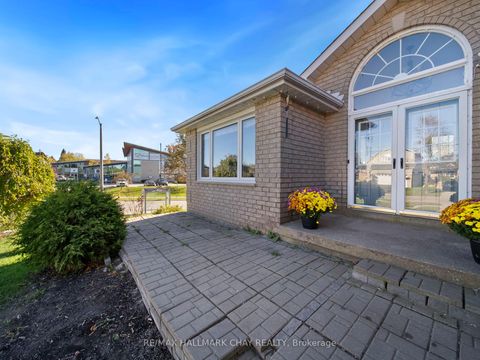 Photo 2 at 7 ASSINIBOINE Drive, Holly, Barrie