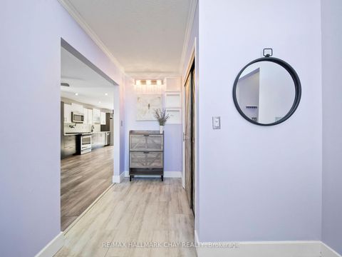 Photo 4 at 7 ASSINIBOINE Drive, Holly, Barrie