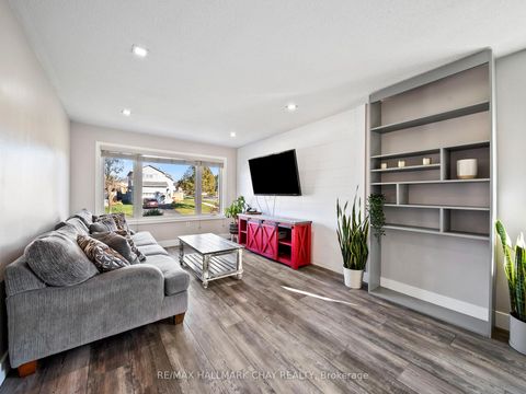 Photo 7 at 7 ASSINIBOINE Drive, Holly, Barrie