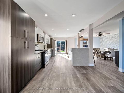 Photo 9 at 7 ASSINIBOINE Drive, Holly, Barrie