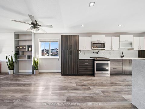 Photo 10 at 7 ASSINIBOINE Drive, Holly, Barrie