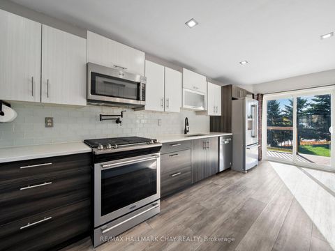 Photo 13 at 7 ASSINIBOINE Drive, Holly, Barrie