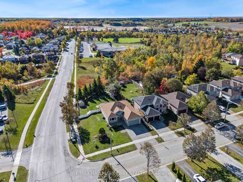 Photo 38 at 7 ASSINIBOINE Drive, Holly, Barrie