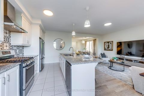 Photo 24 at 3429 Eternity Way, GO Glenorchy, Oakville