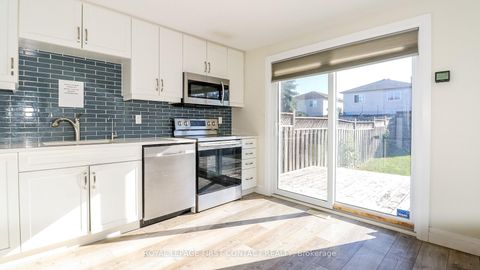 Photo 8 at 75 Larkin Drive, Georgian Drive, Barrie