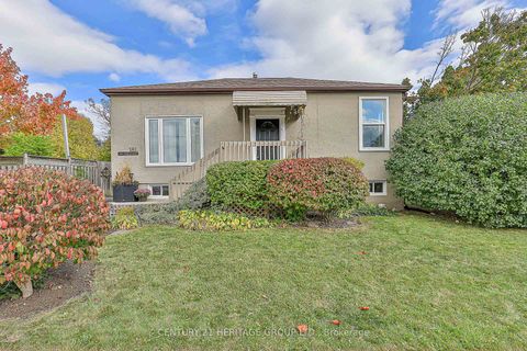 Photo 2 at 181 Muriel Street, College Manor, Newmarket