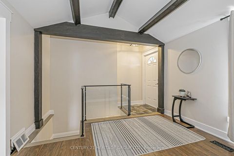Photo 5 at 181 Muriel Street, College Manor, Newmarket